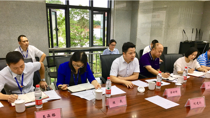 集团公司总经理黄钟晖带队深入南宁中车轨道交通装备走访调研